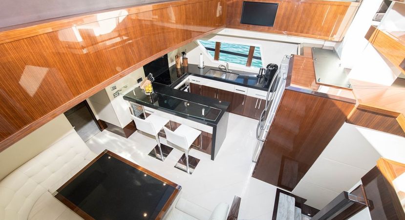 Lazzara 92 | New Life