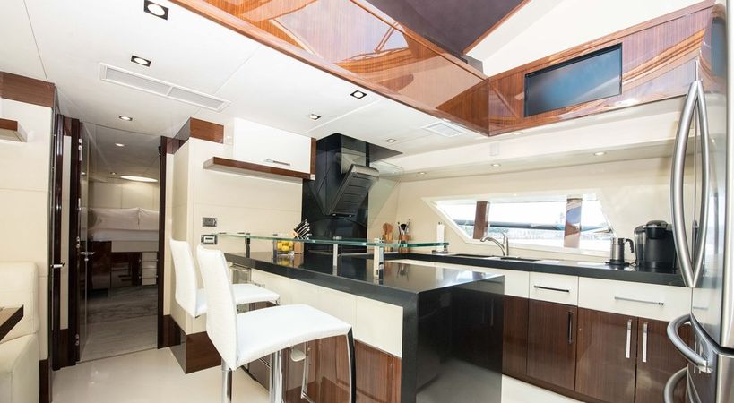 Lazzara 92 | New Life