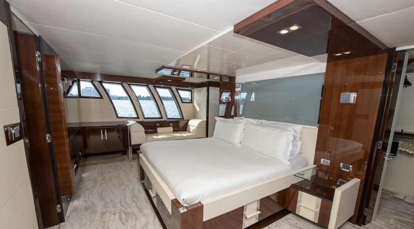 Lazzara 92 | New Life