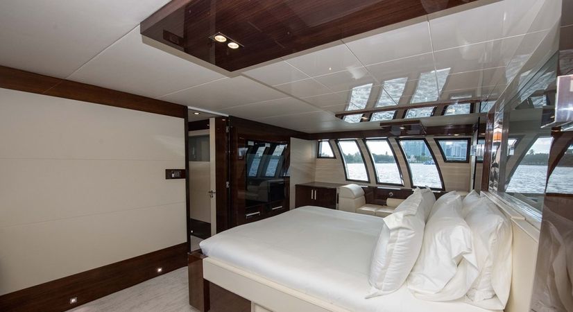 Lazzara 92 | New Life