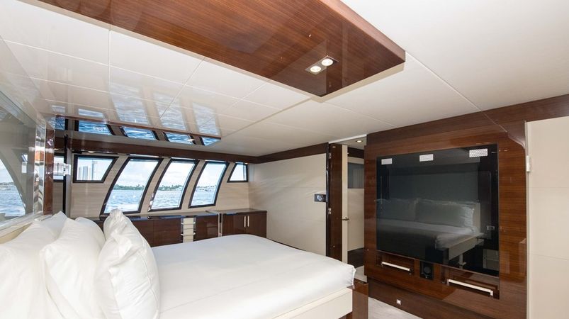 Lazzara 92 | New Life