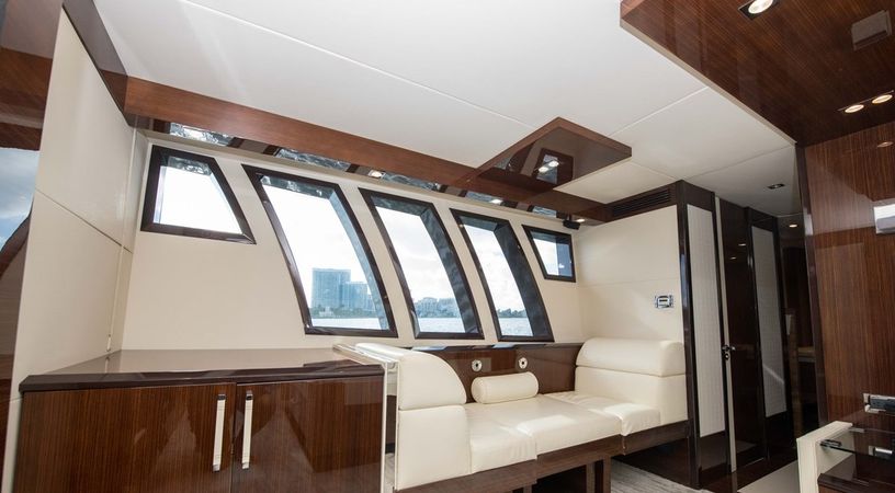 Lazzara 92 | New Life