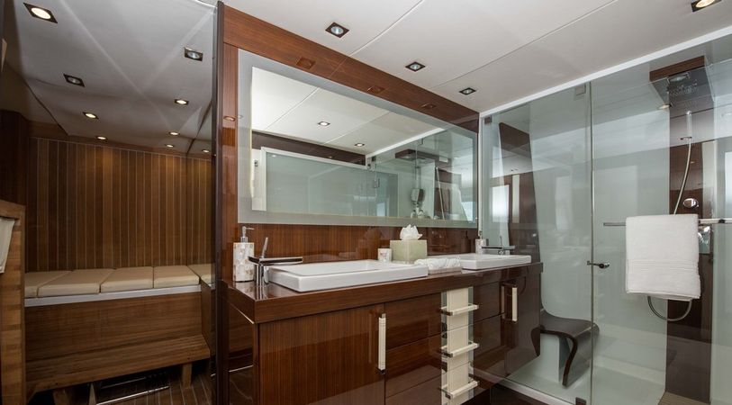 Lazzara 92 | New Life