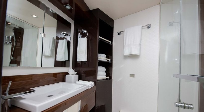 Lazzara 92 | New Life