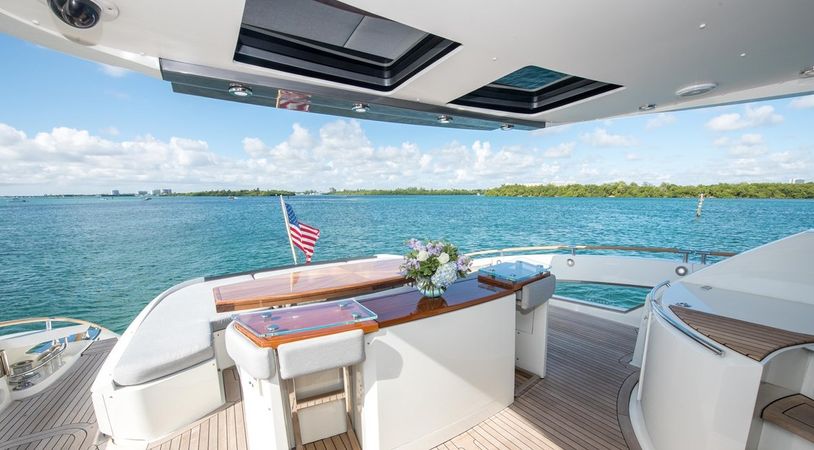 Lazzara 92 | New Life