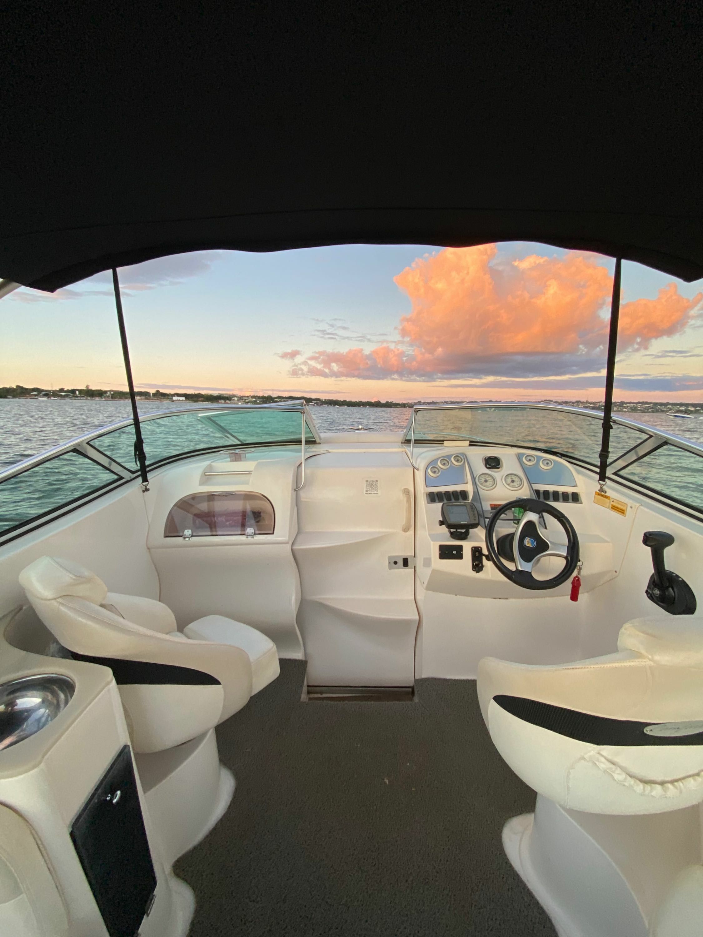 Ventura 265 | Maui 2