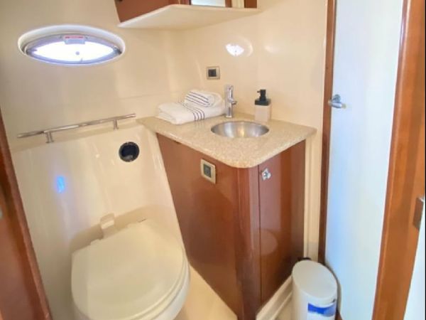 Sea Ray 410 Express | White Dreams