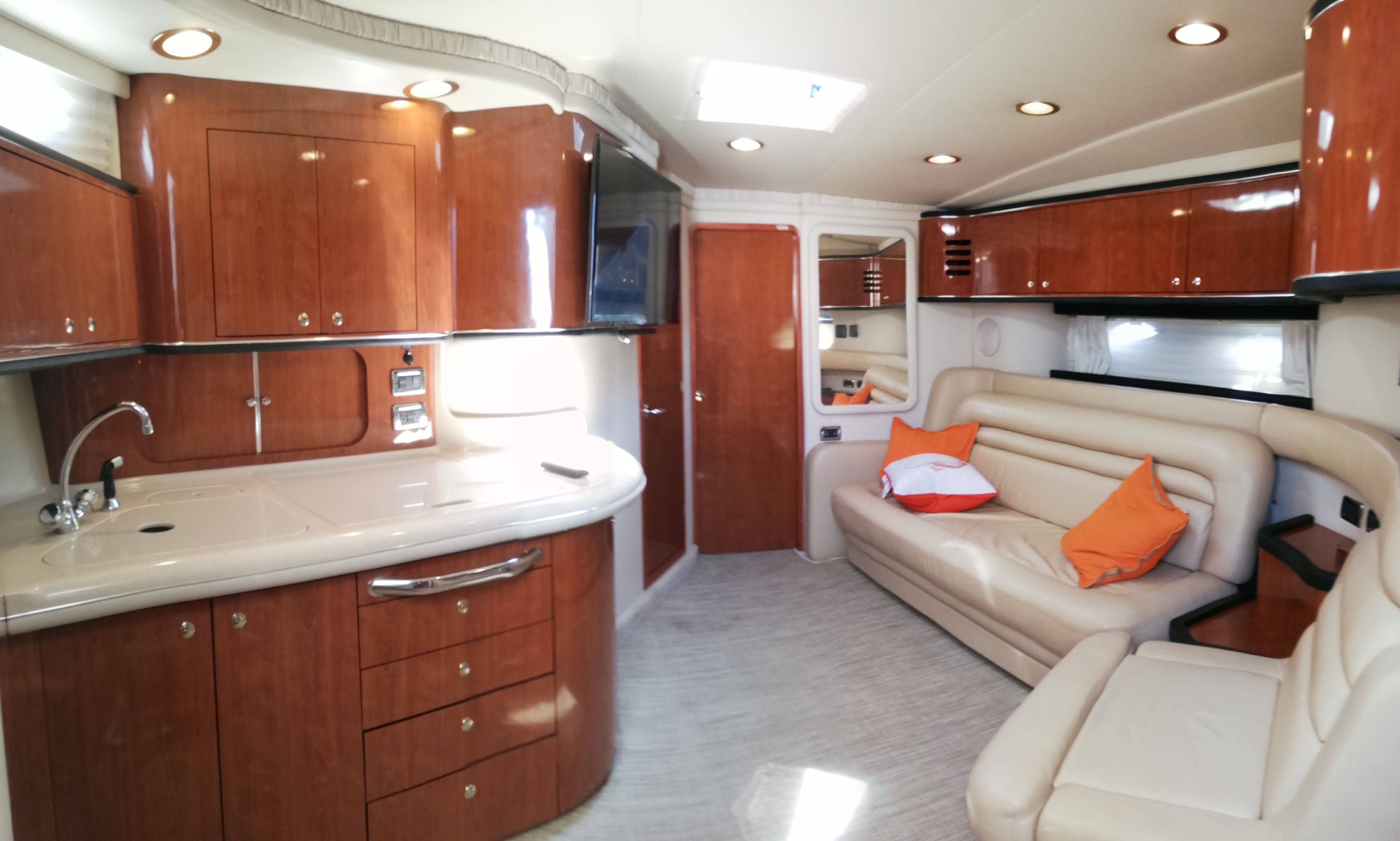 Sea Ray 410 Express | White Dreams