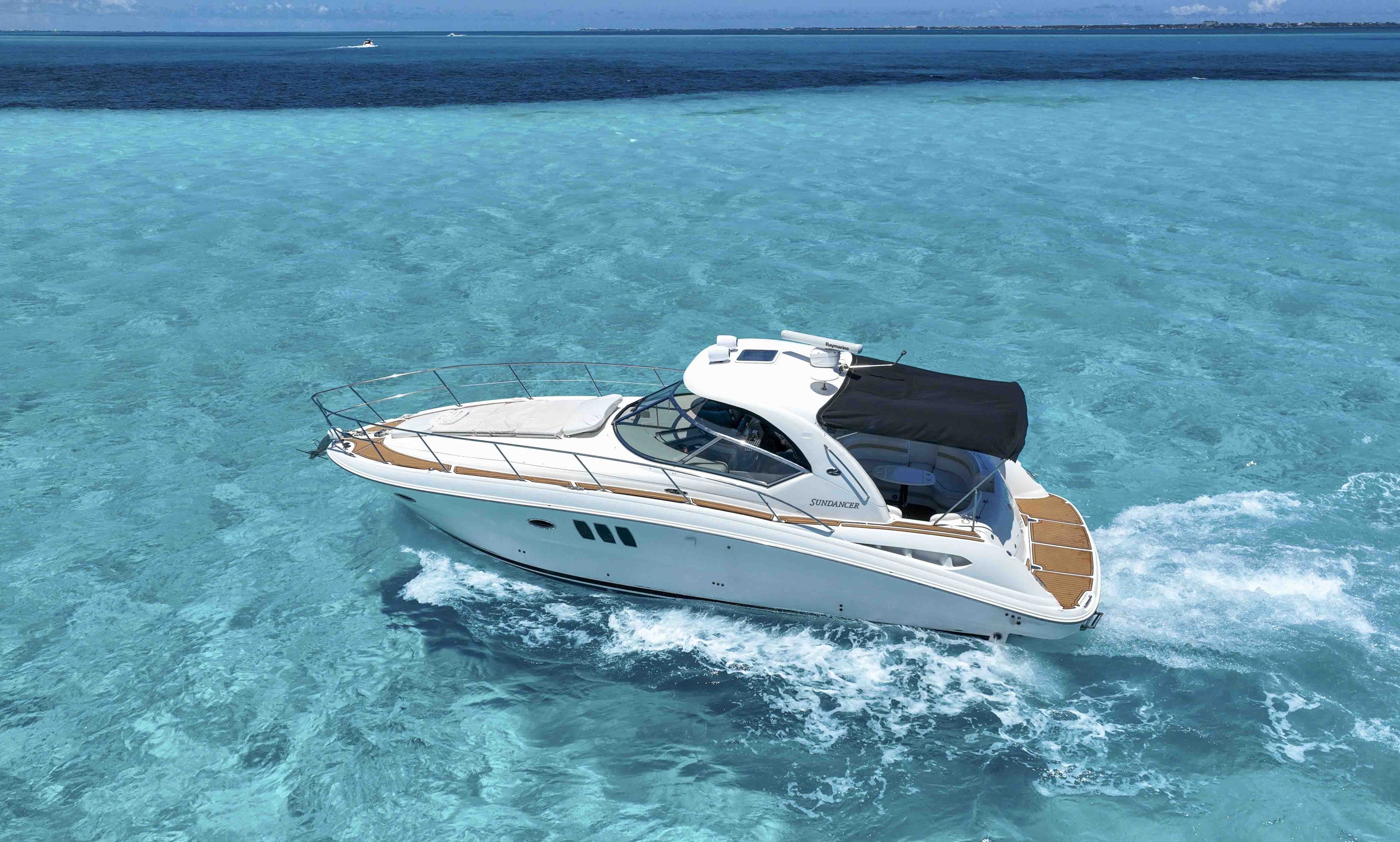 Sea Ray 410 Express | White Dreams