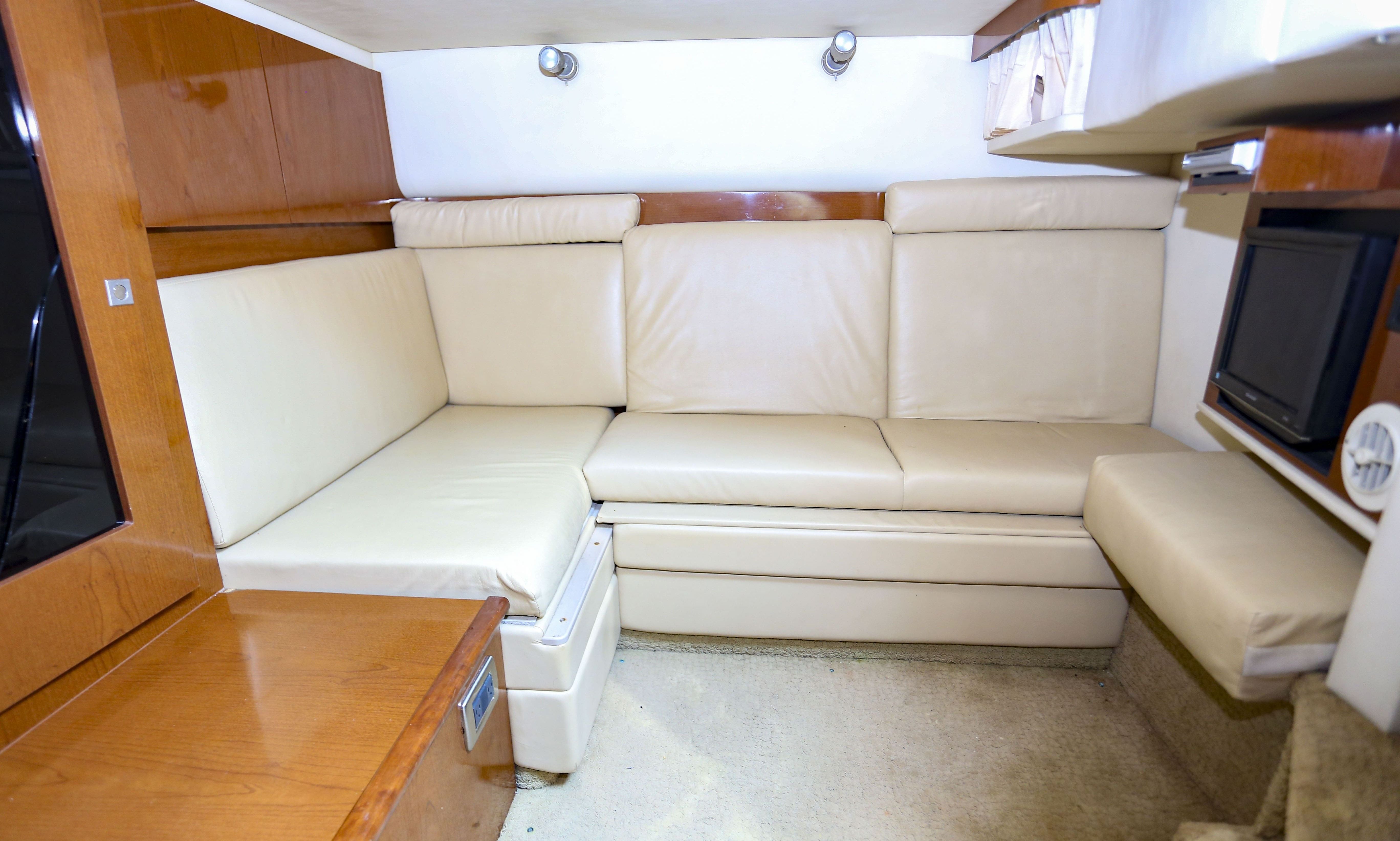 Sea Ray 410 Express | White Dreams