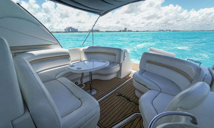 Sea Ray 410 Express | White Dreams
