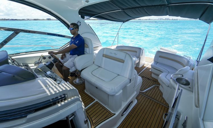 Sea Ray 410 Express | White Dreams