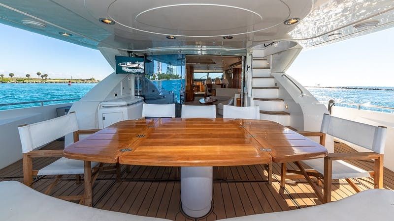 Sunseeker Manhattan 82 | J&J