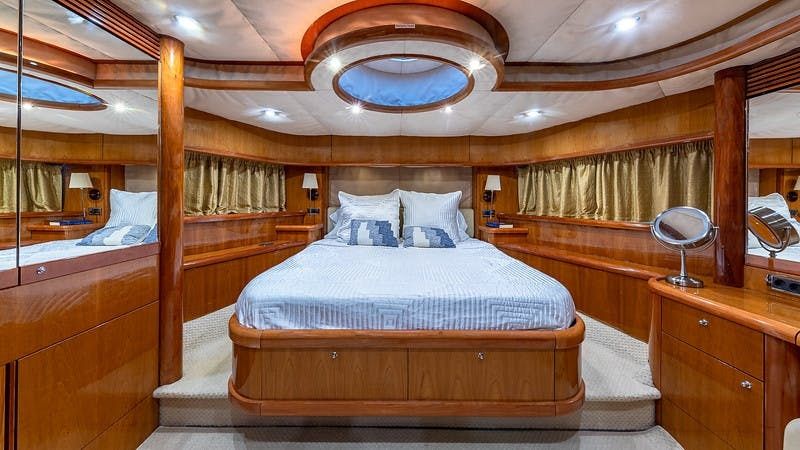 Sunseeker Manhattan 82 | J&J