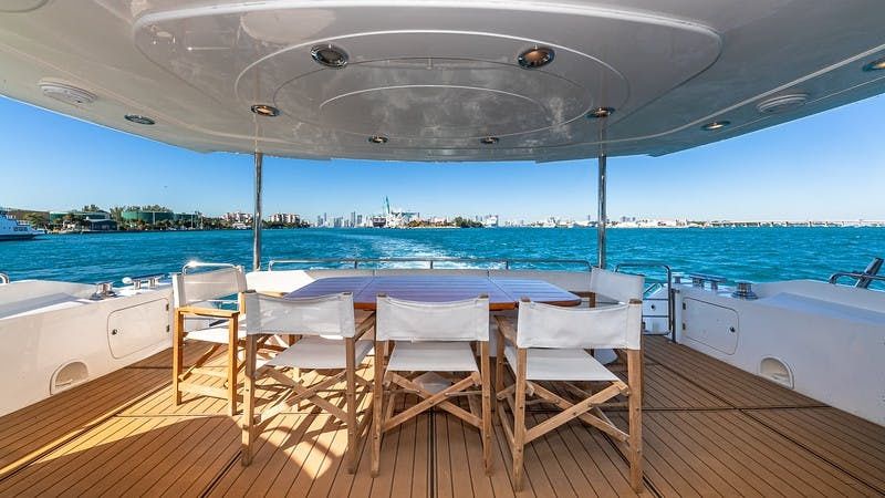 Sunseeker Manhattan 82 | J&J