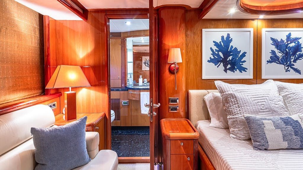 Sunseeker Manhattan 82 | J&J