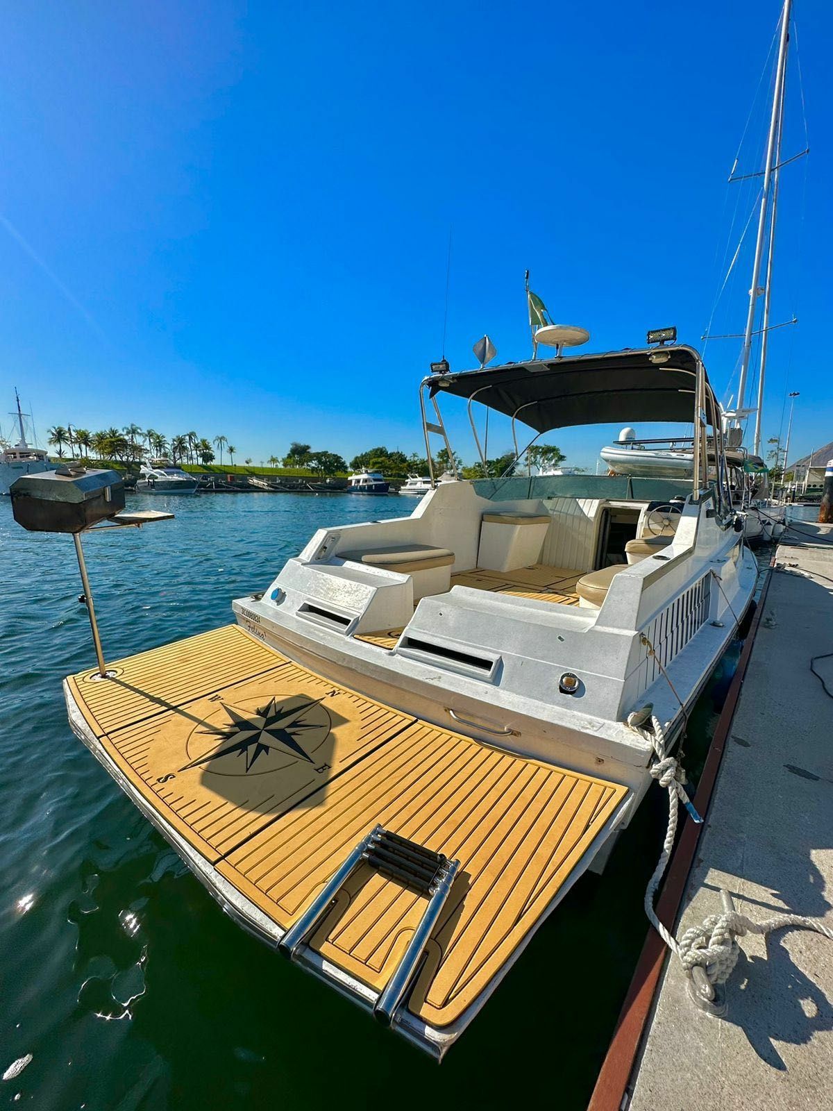 Custom Built 32 | Felina 1