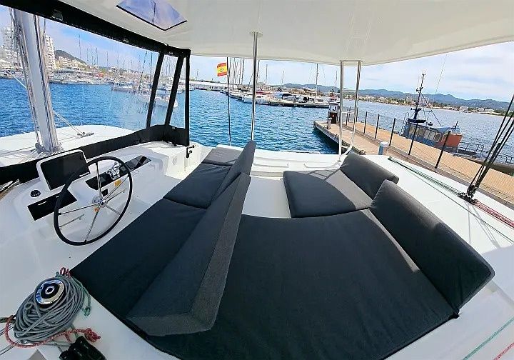 Lagoon 46 | Silver Elli