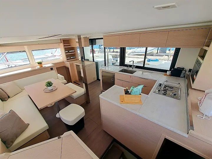 Lagoon 46 | Silver Elli