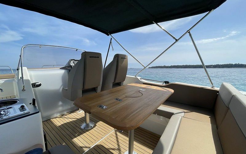 Quicksilver 755 | 23