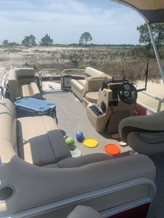 Sun Tracker 18 | Nirvana