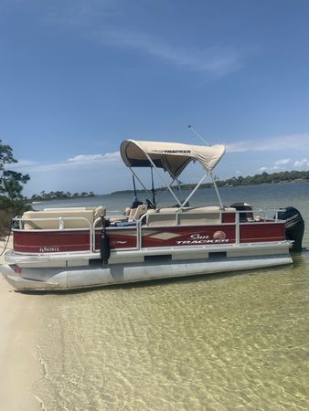 Sun Tracker 18 | Nirvana