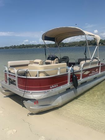 Sun Tracker 18 | Nirvana