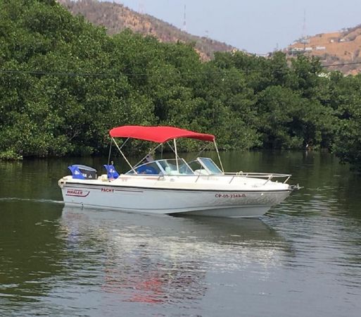 Boston Whaler 26 Outrage | Pachy
