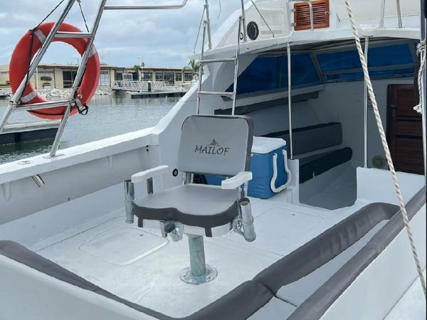 Bertram 28 Flybridge | Mailof