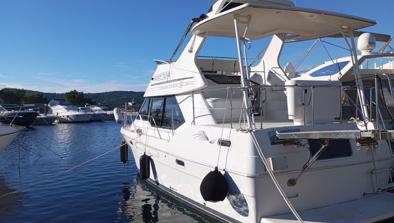Bayliner 3587 | Bossa Nova