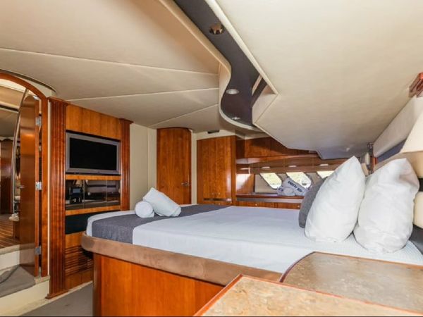 Cruiser Yachts 55 | Knotty Boy