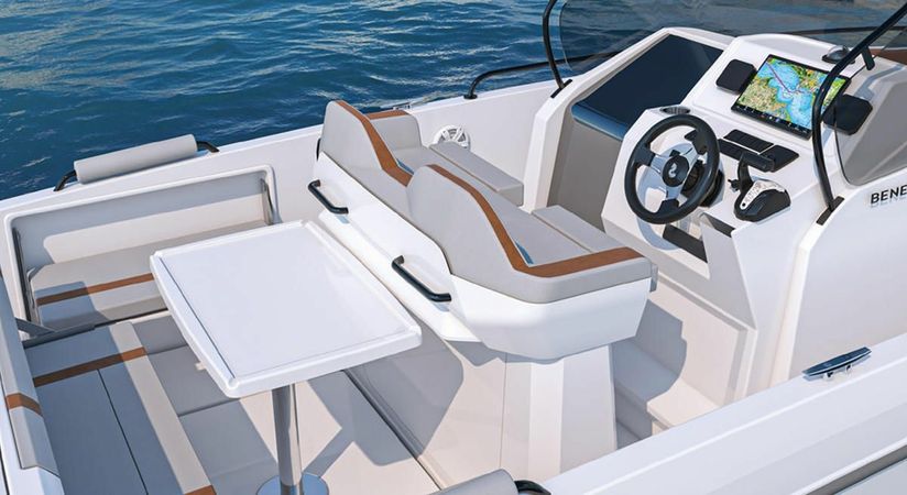 Beneteau Flyer 8 Sundeck | Poppy