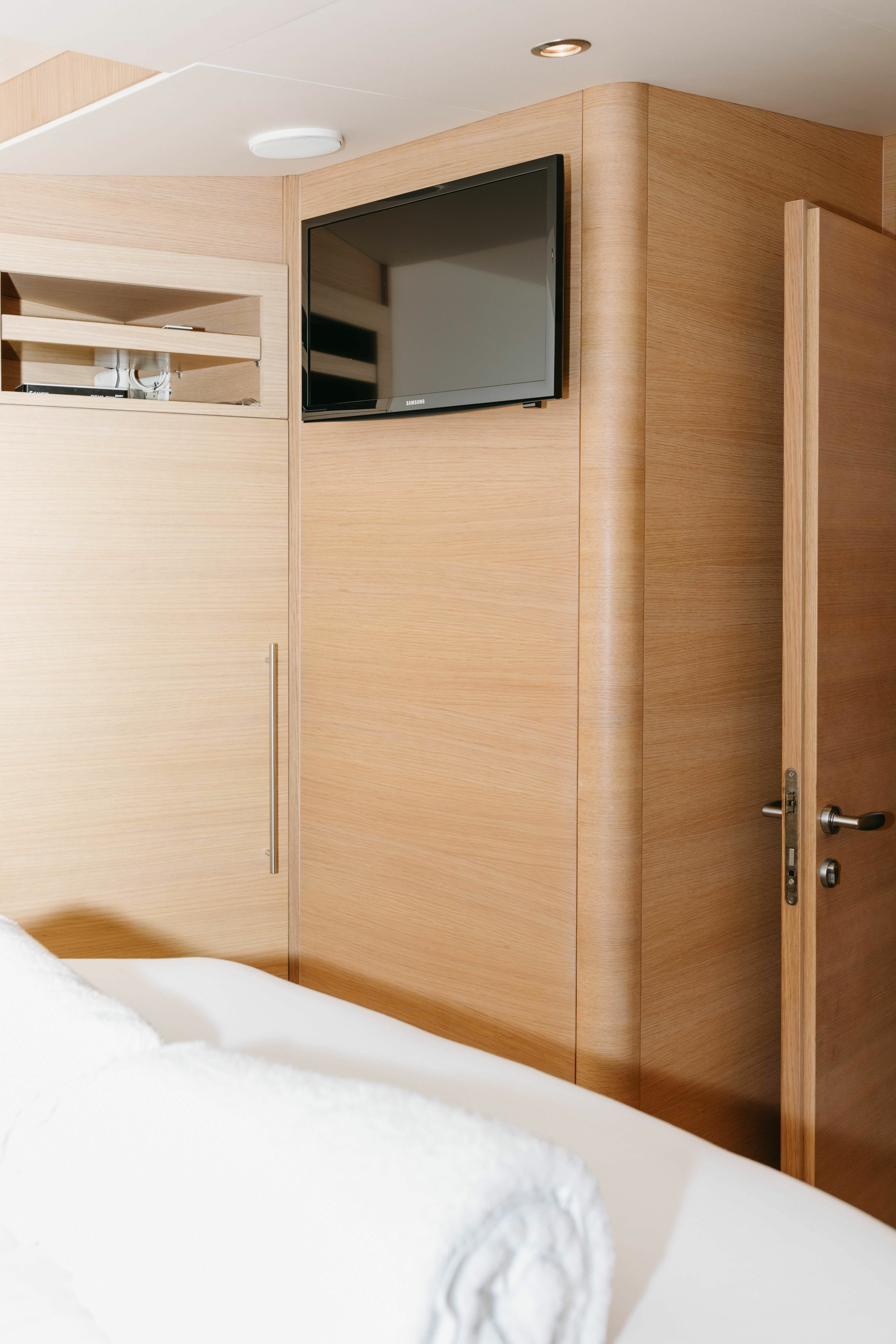 Aicon 72 | Manzanos 2