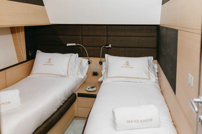 Aicon 72 | Manzanos 2