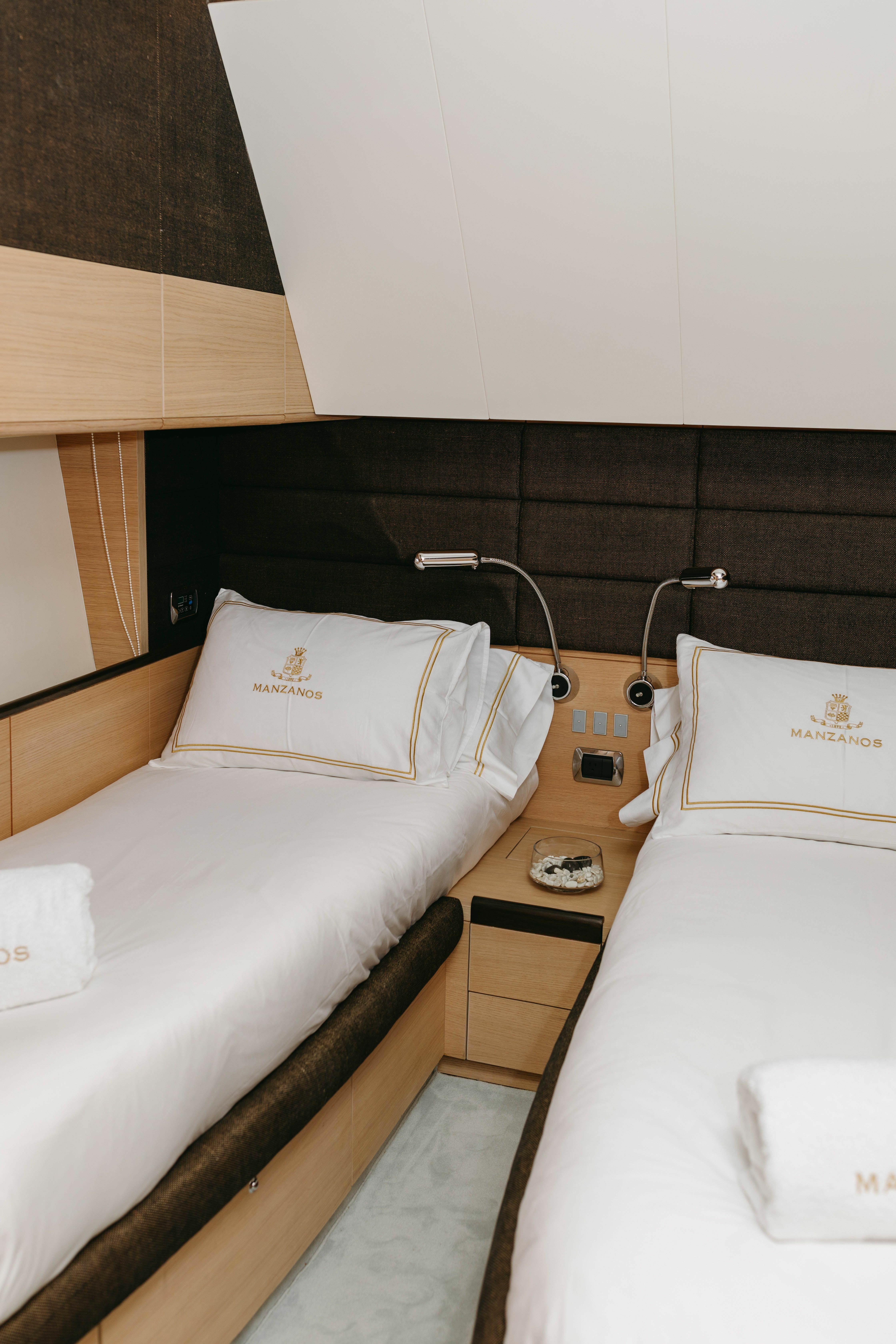 Aicon 72 | Manzanos 2