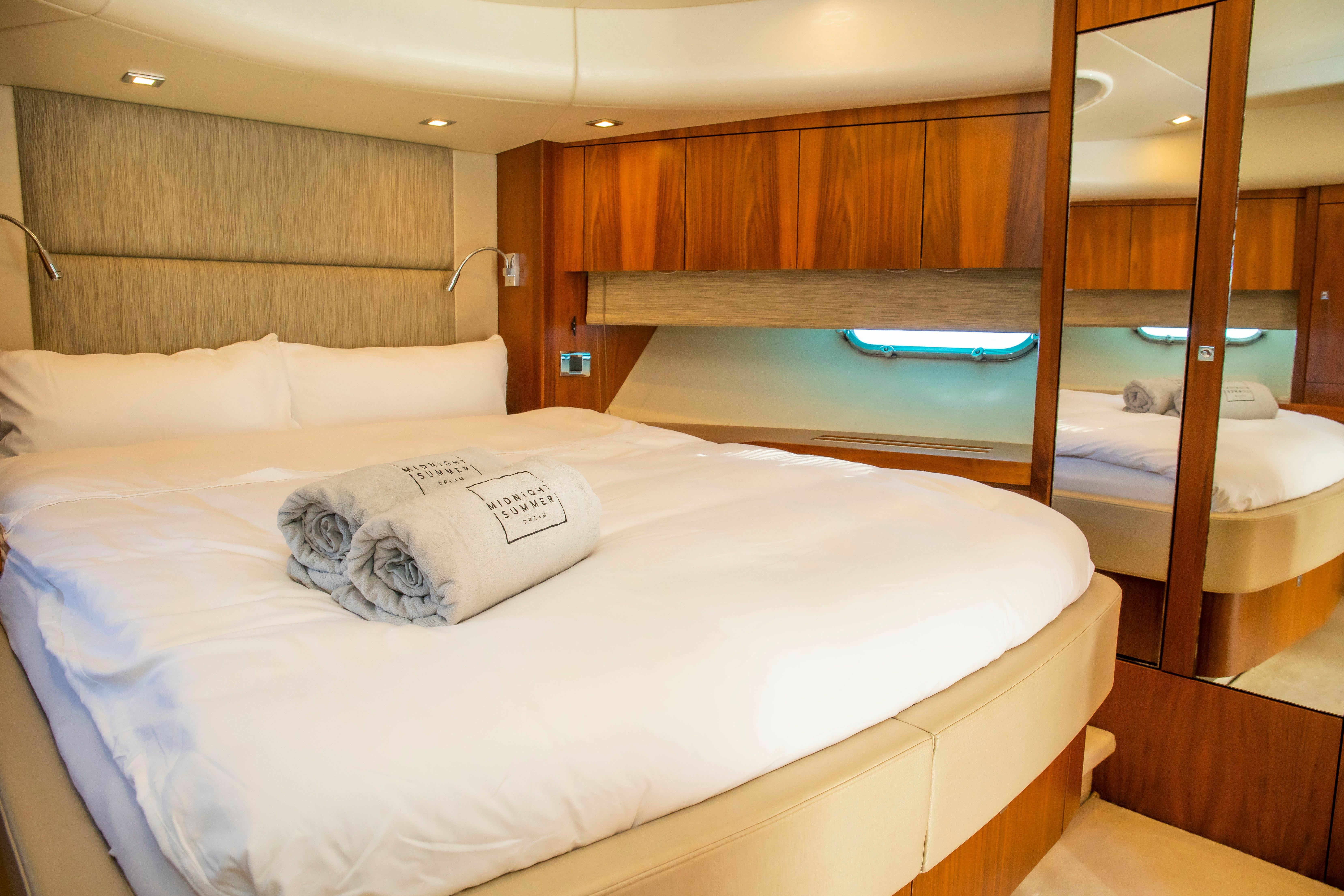 Sunseeker Manhattan 63 | Midnight Summer Dream
