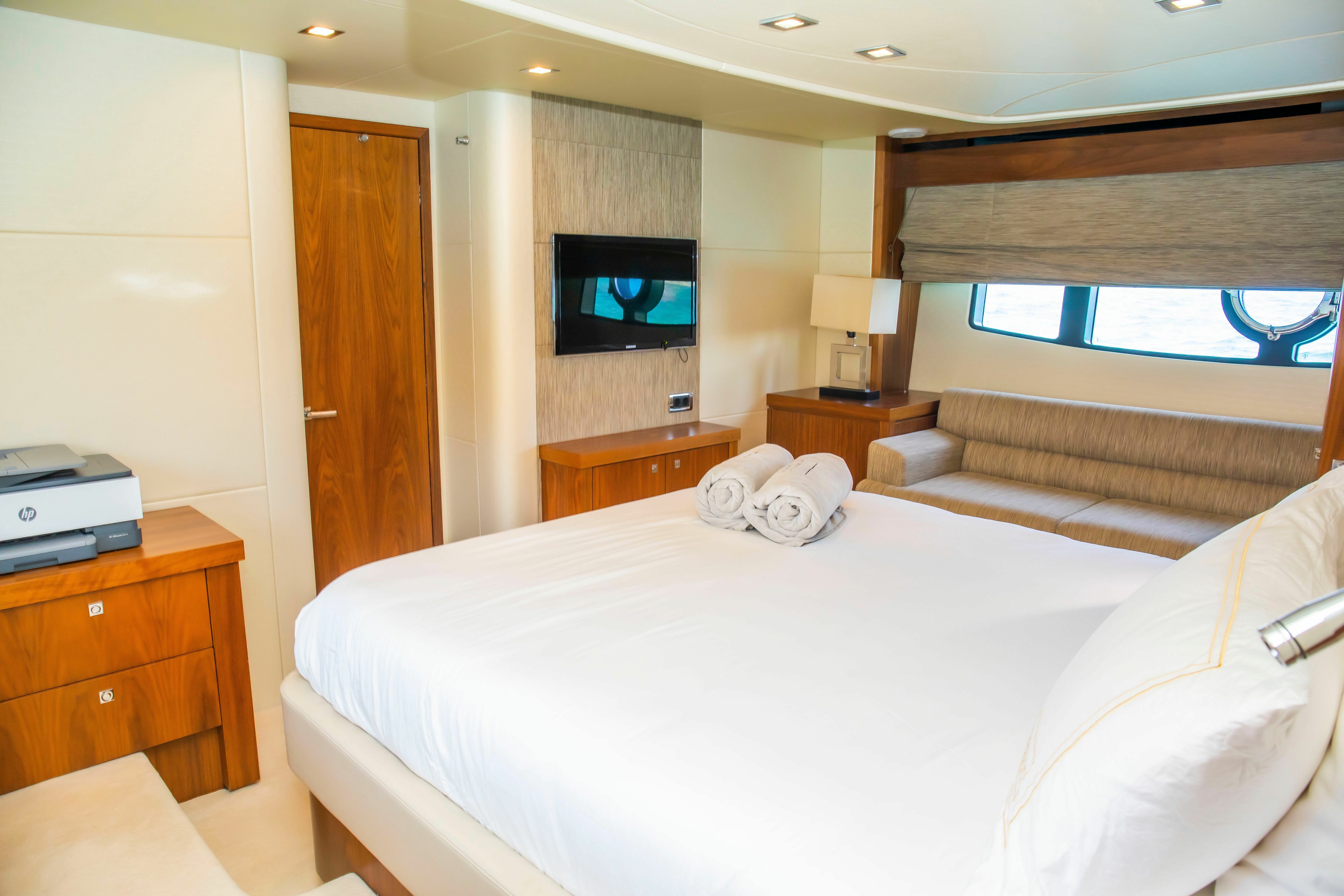 Sunseeker Manhattan 63 | Midnight Summer Dream