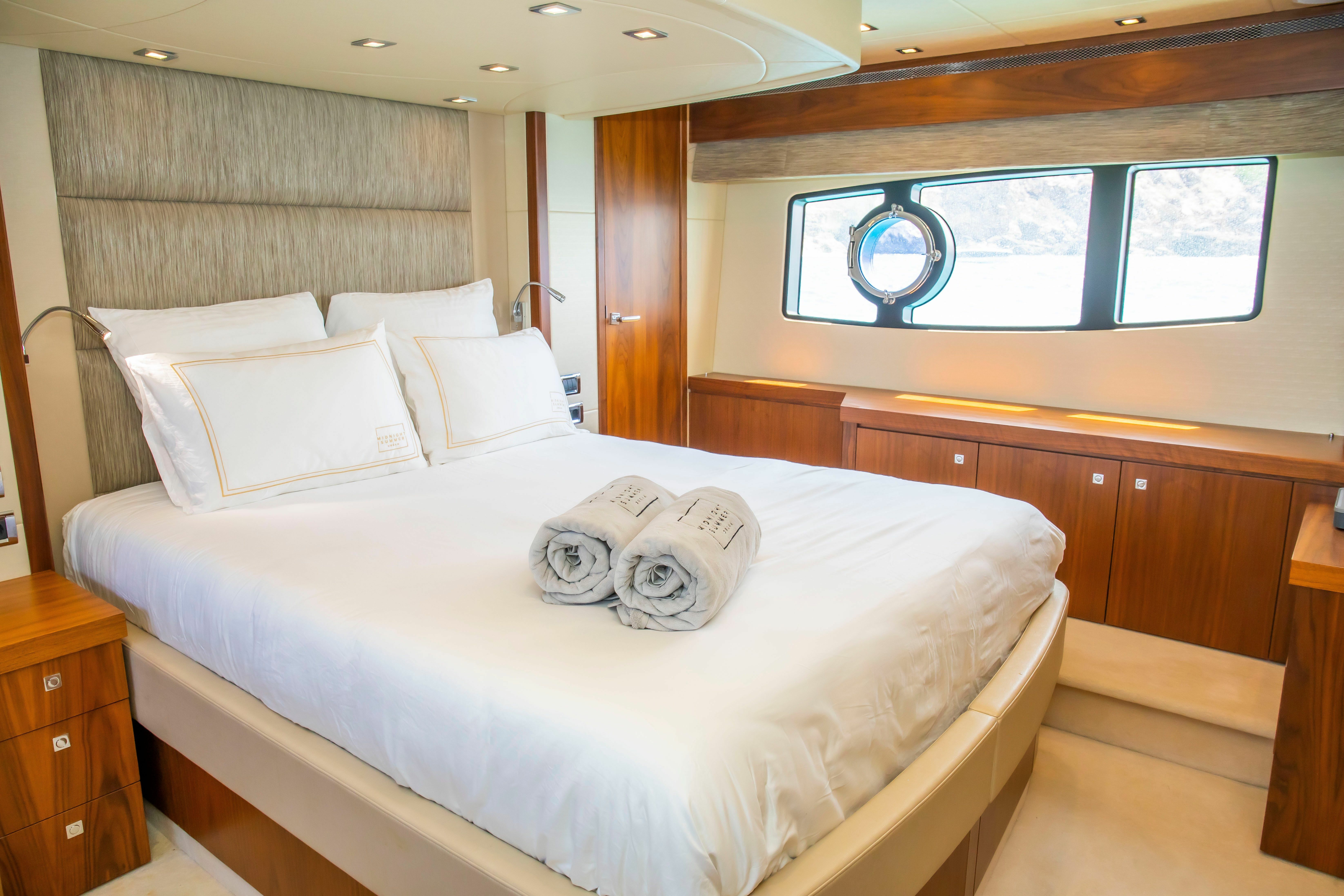 Sunseeker Manhattan 63 | Midnight Summer Dream