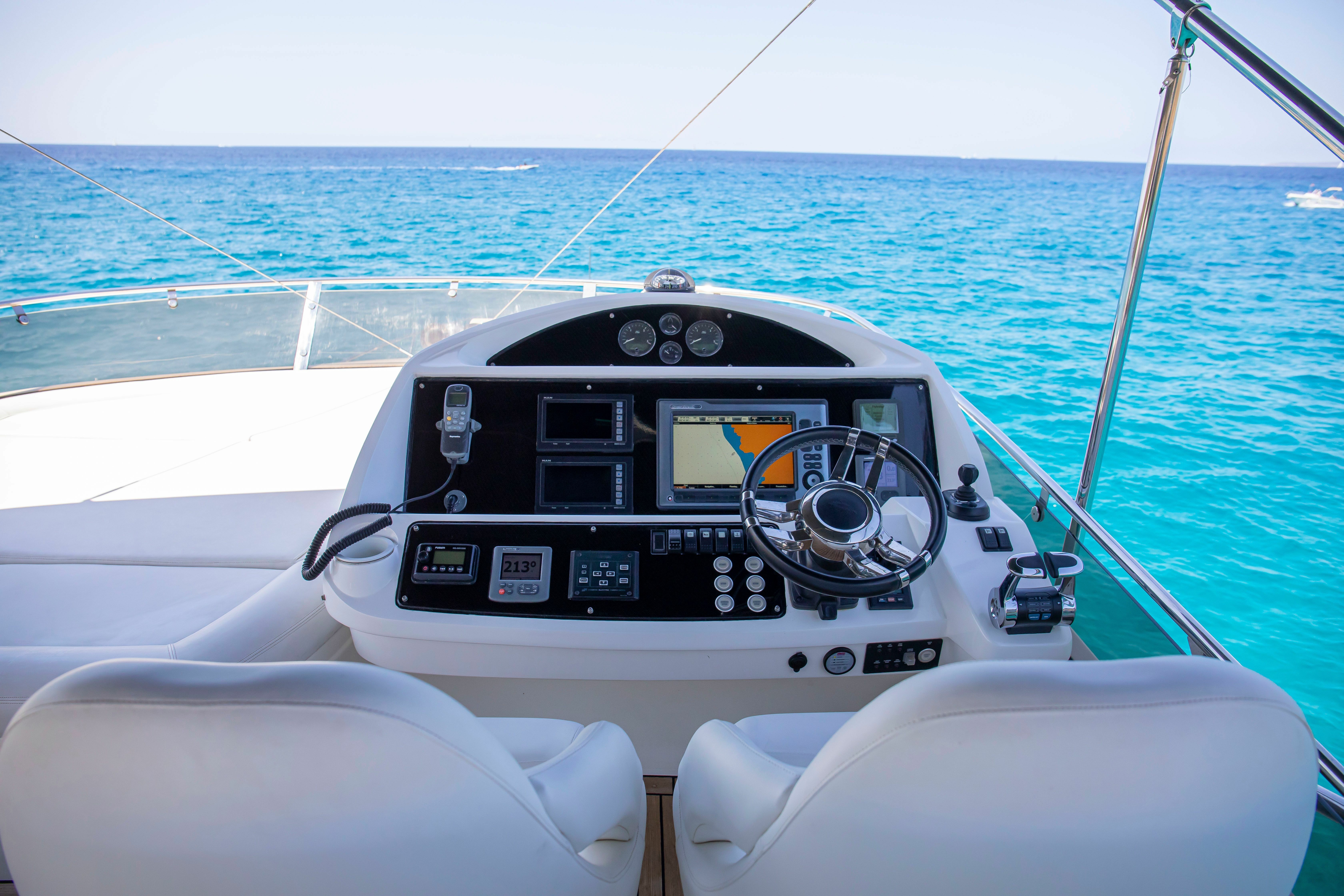 Sunseeker Manhattan 63 | Midnight Summer Dream