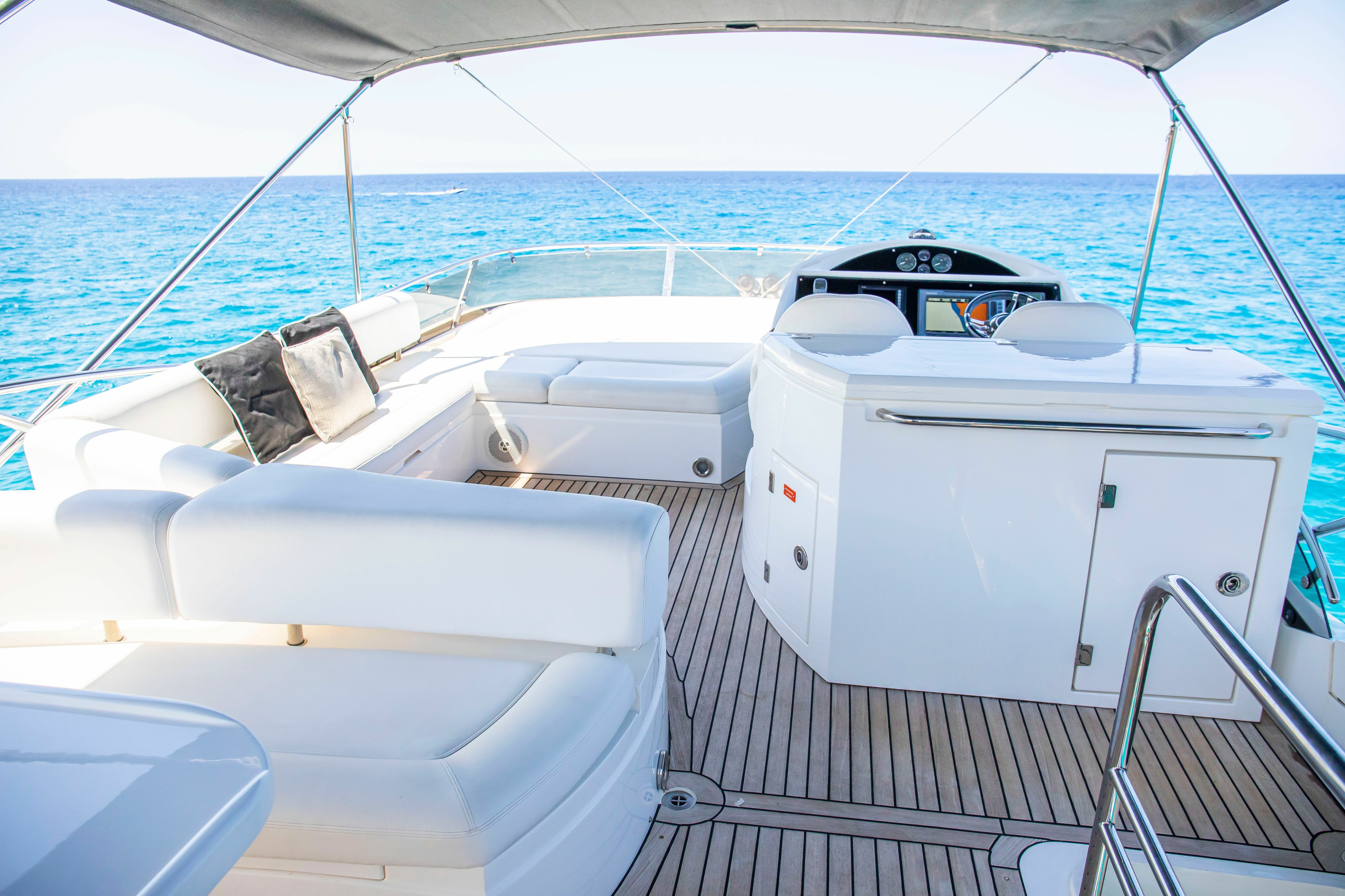 Sunseeker Manhattan 63 | Midnight Summer Dream