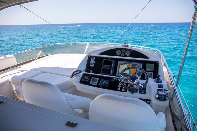 Sunseeker Manhattan 63 | Midnight Summer Dream