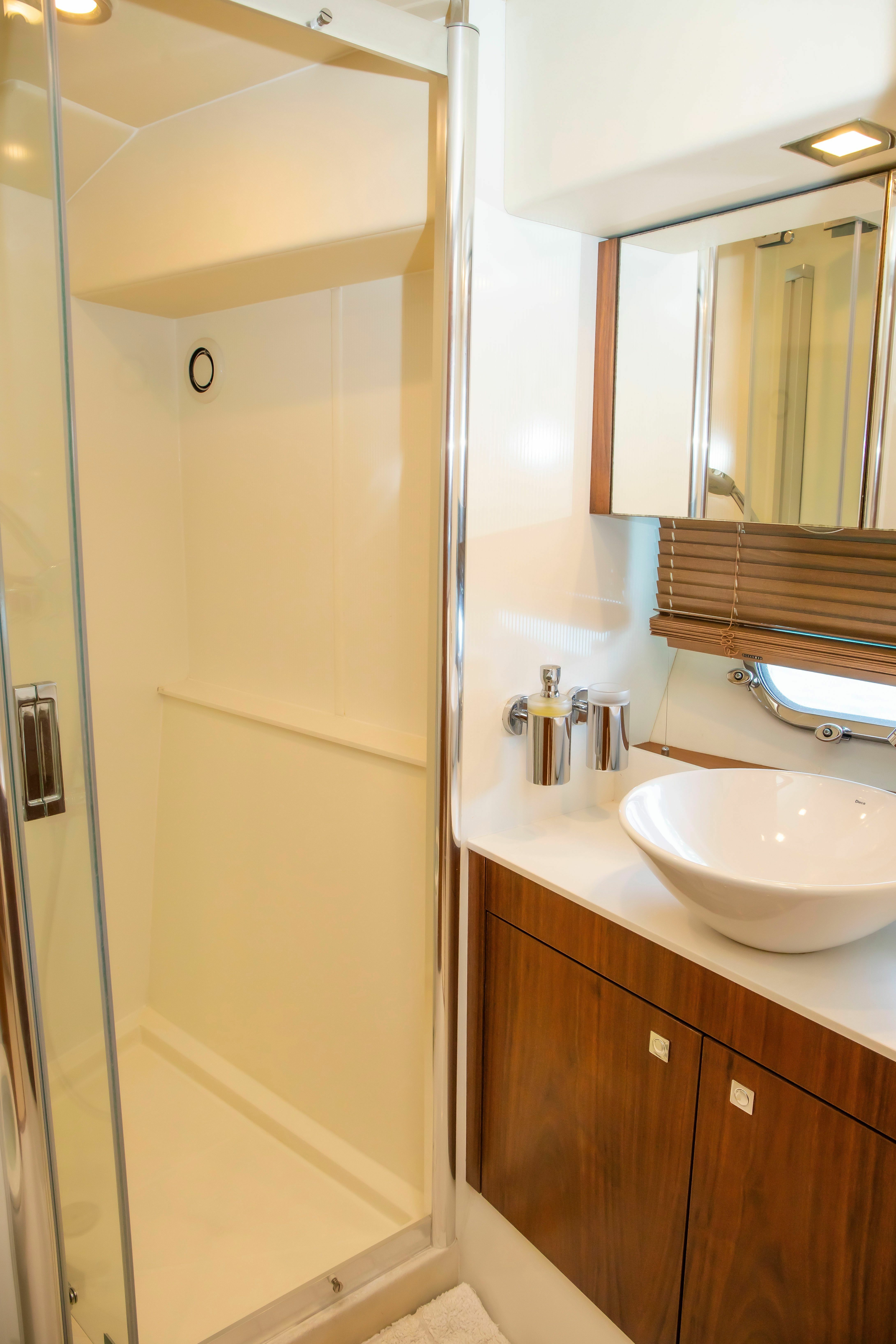 Sunseeker Manhattan 63 | Midnight Summer Dream