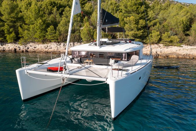 Lagoon 450 F | Falco