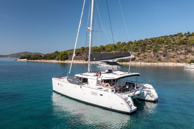 Lagoon 450 F | Falco