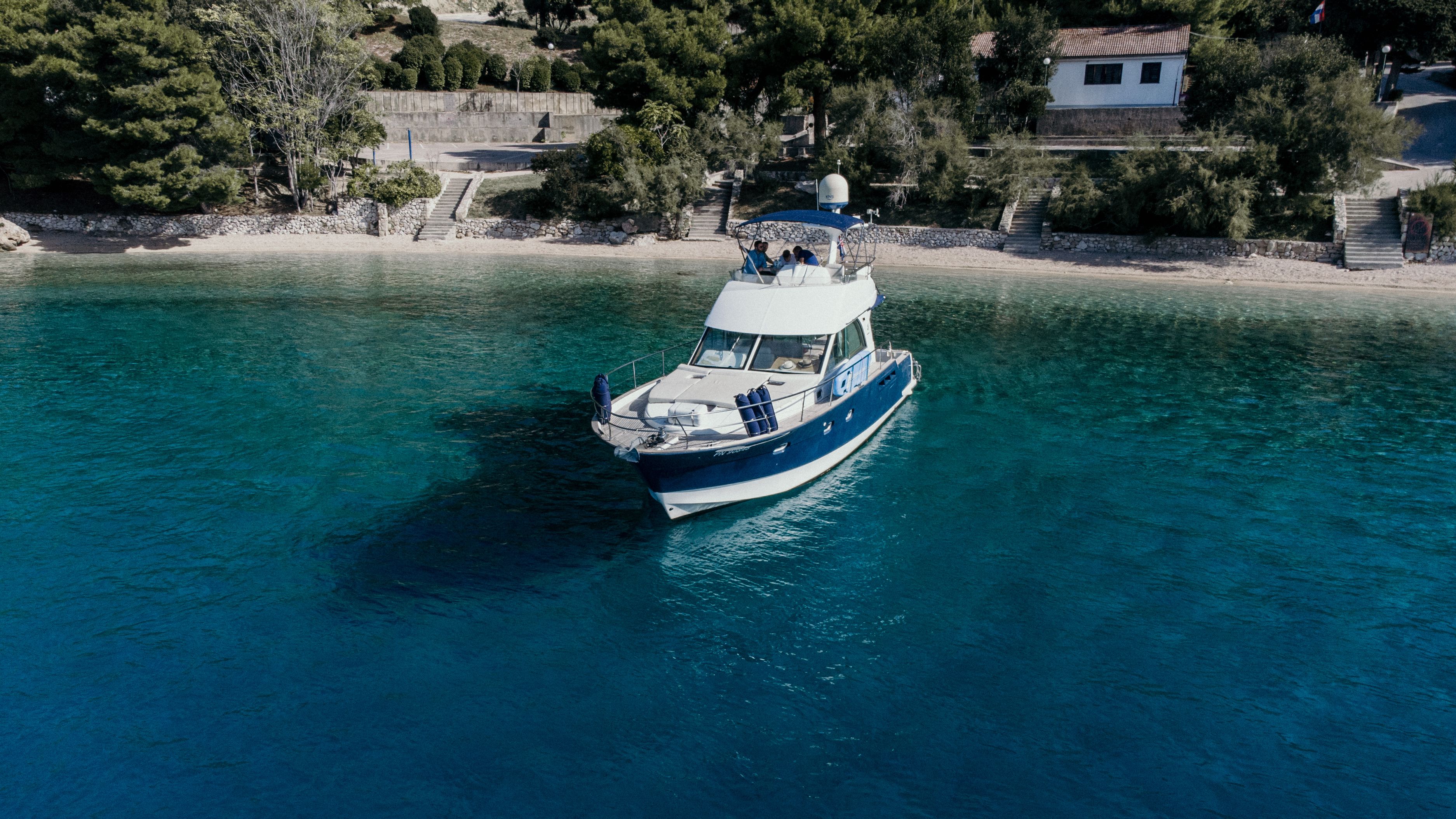 Motor yacht Beneteau Antares 13.80 Harmony Four for rent - Croatia
