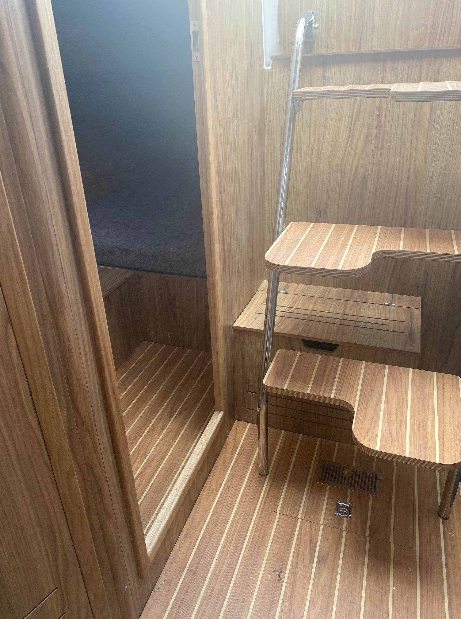 Antila 27 Family | Veda