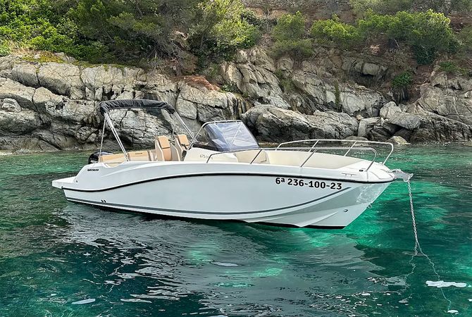 Quicksilver 675 Activ | Firulais