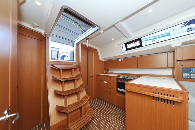 Bavaria C38 | Lea