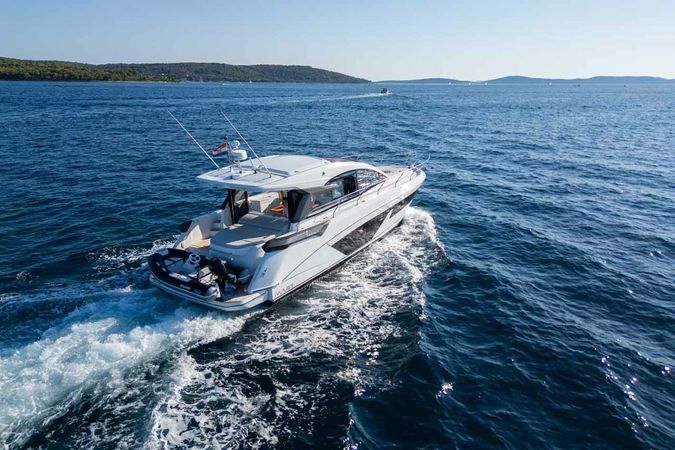 Beneteau Gran Turismo 45 | Holly Four