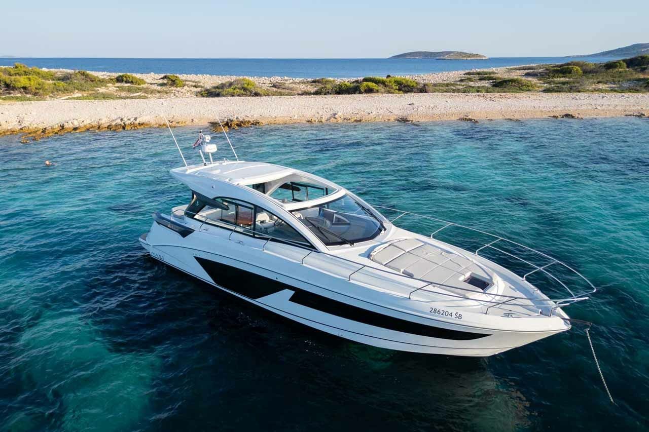Beneteau Gran Turismo 45 | Holly Four